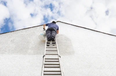 Peinture extérieure à Villeneuve-de-Rivière — façades et ravalement
